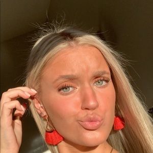 Meet your Posher, Hailey